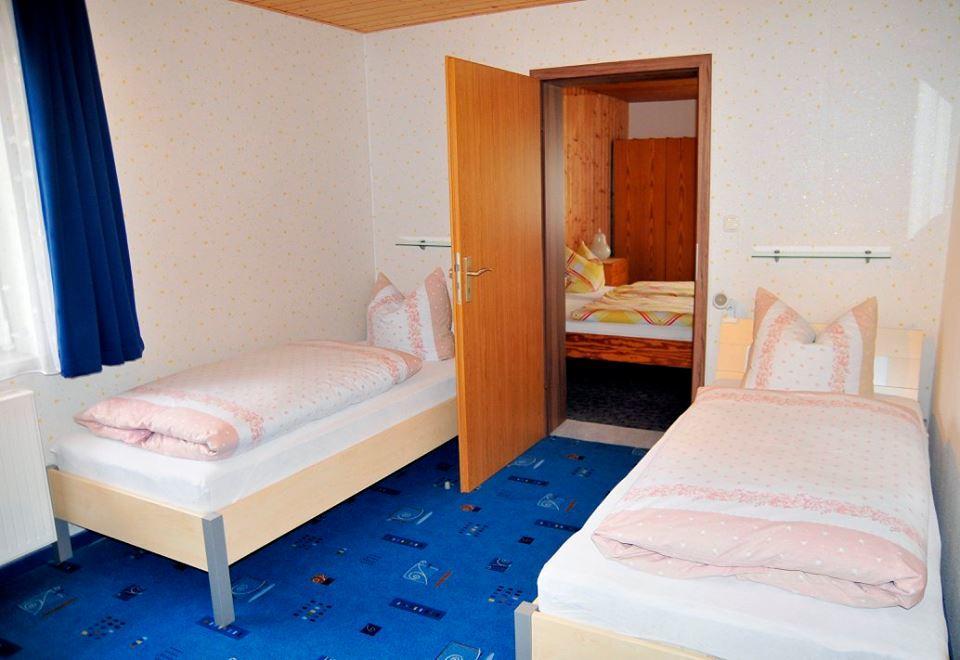 Haus Rosenbuehl Bed & Breakfast วาร์เมนชไตนาค ภายนอก รูปภาพ